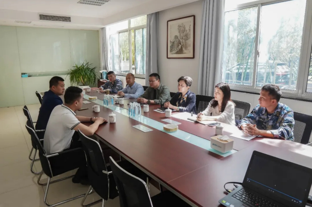 市雙擁辦為駐常某部隊積極協(xié)調(diào)投放永安行定點樁式自行車